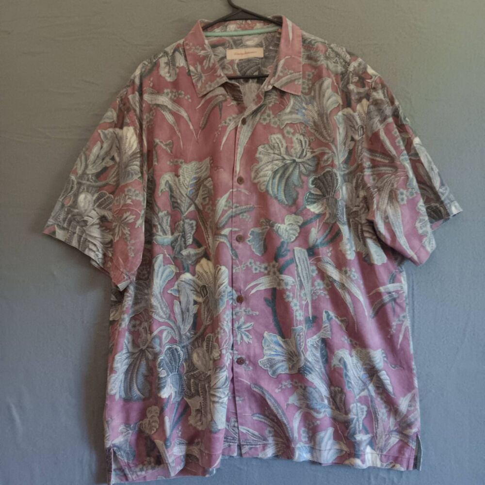 Tommy Bahama Mens XL Shirt Light Purple Hawaiian Floral 100% Silk Collared.